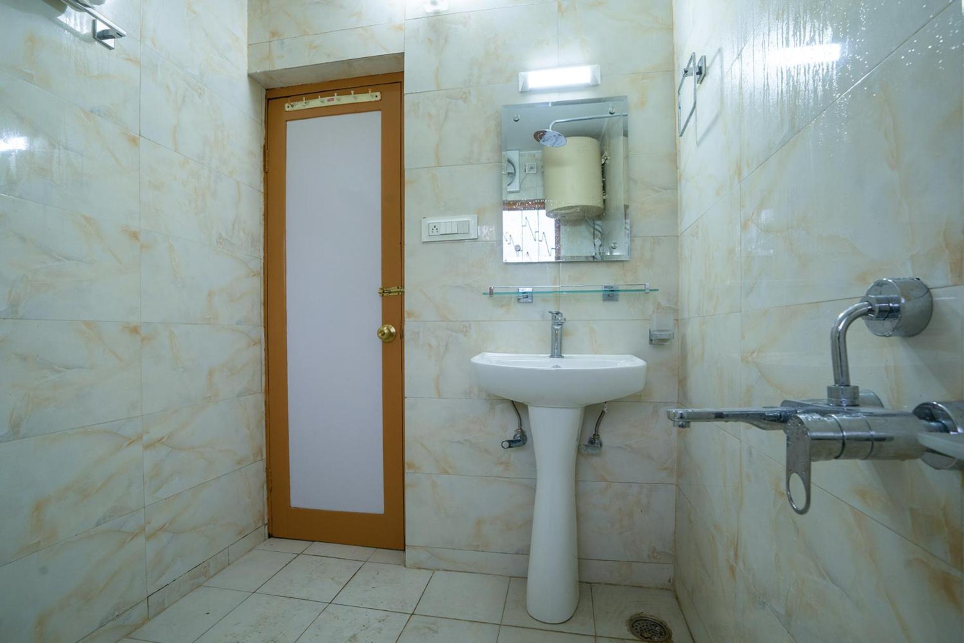 Stayvista At Pinewood Villa - Pet Friendly Villa With Lawn & Pool Table Srinagar  Luaran gambar