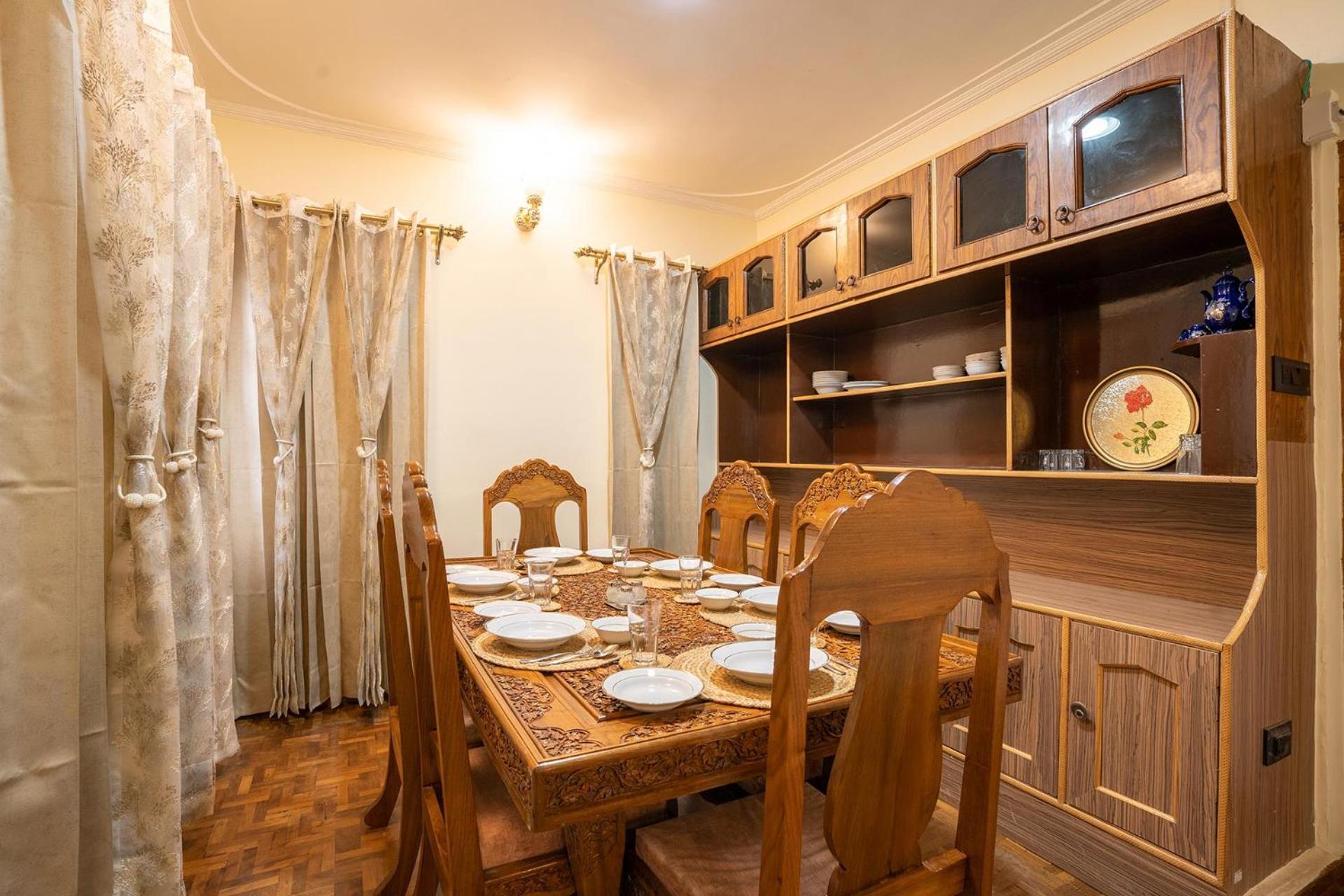 Stayvista At Pinewood Villa - Pet Friendly Villa With Lawn & Pool Table Srinagar  Luaran gambar