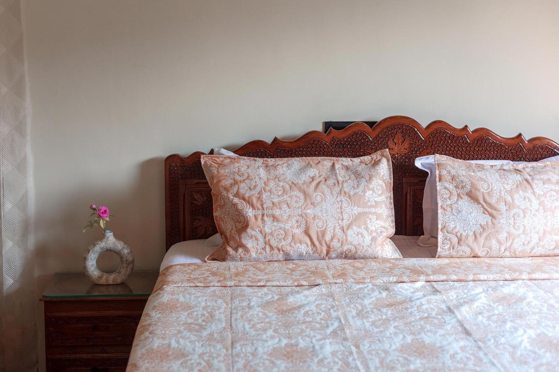 Stayvista At Pinewood Villa - Pet Friendly Villa With Lawn & Pool Table Srinagar  Luaran gambar