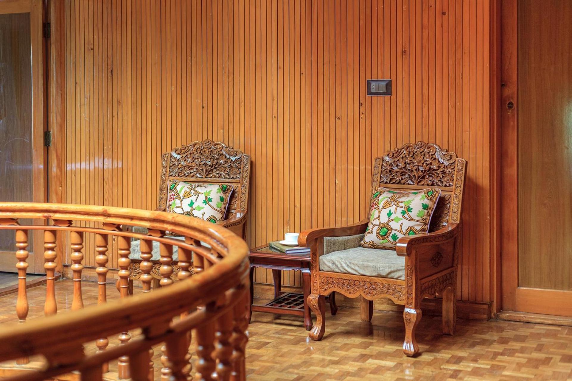 Stayvista At Pinewood Villa - Pet Friendly Villa With Lawn & Pool Table Srinagar  Luaran gambar