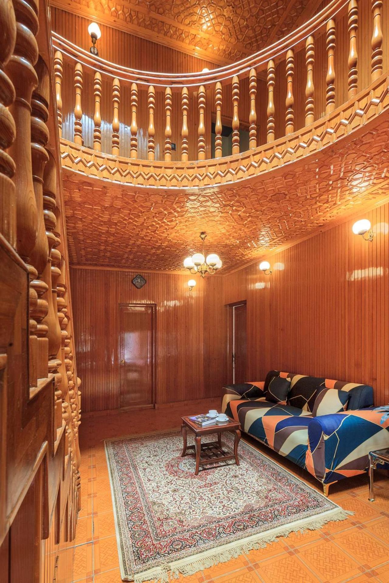 Stayvista At Pinewood Villa - Pet Friendly Villa With Lawn & Pool Table Srinagar  Luaran gambar